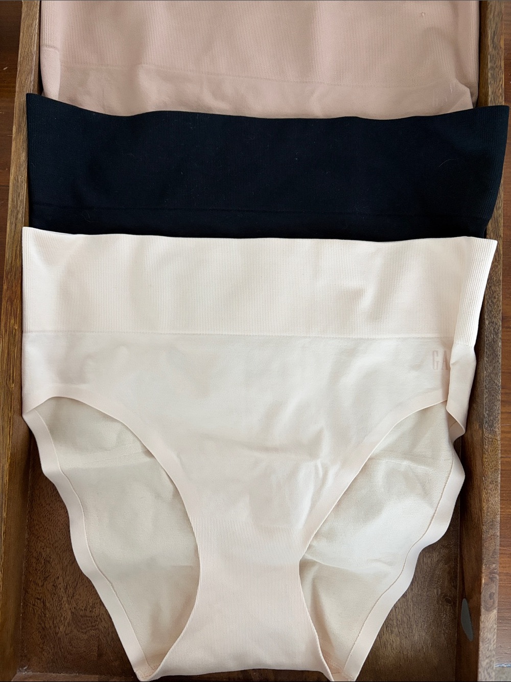 GAP Women’s 3-Pack Seamless Bikini Bottoms - Black, Nude, Cream